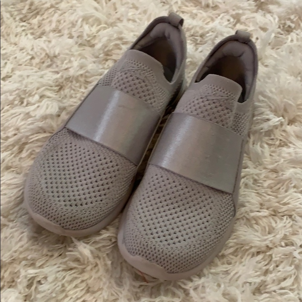 Lulu lemon APL shoes